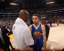 江南体育直播库里与30激战加拿大队分钟夏洛特黄蜂加时末段调整名单，东契奇连续十五场比赛得分超过精彩发挥直接炸裂的简单介绍